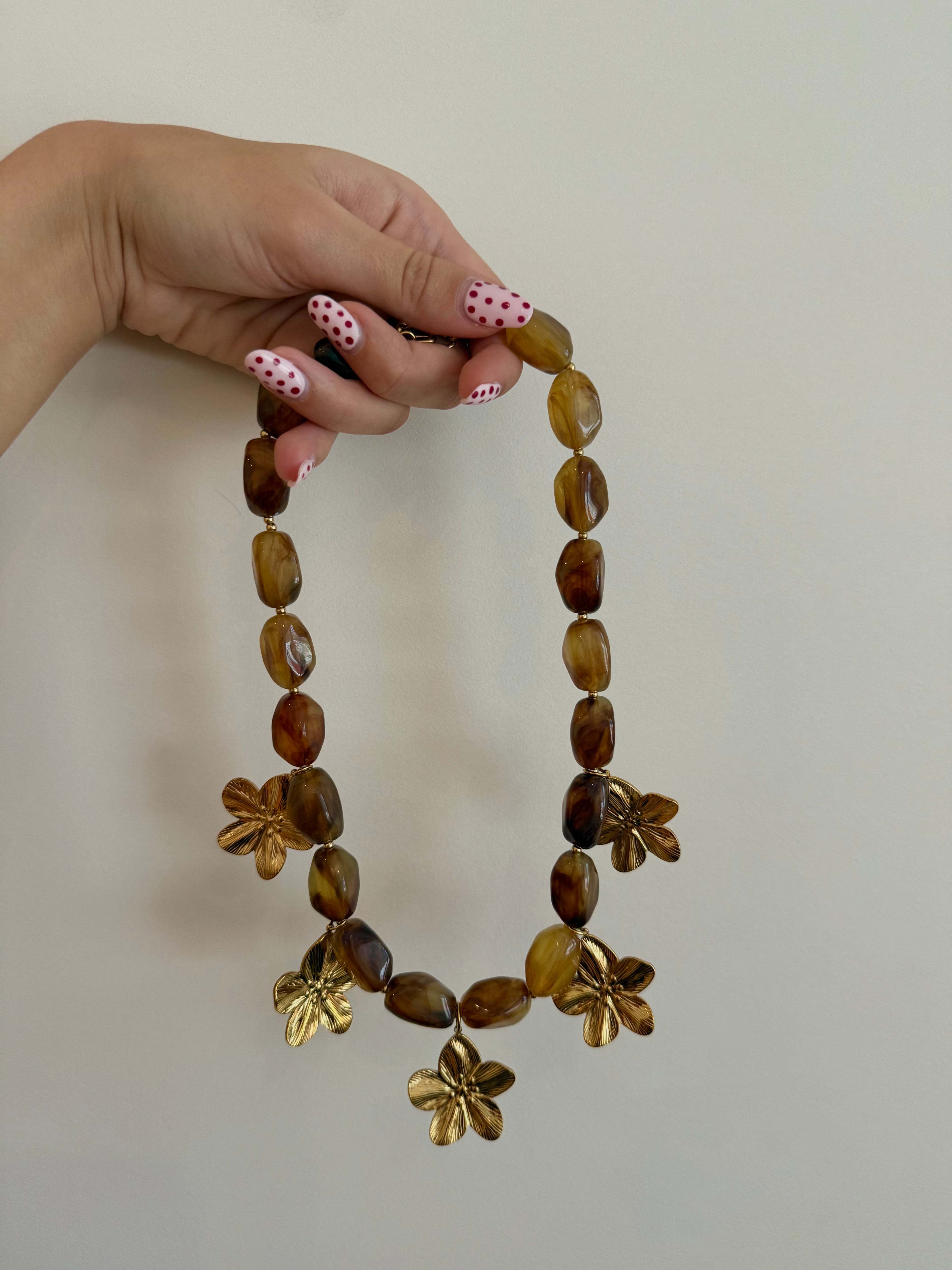 Collier fleurs d’ambre
